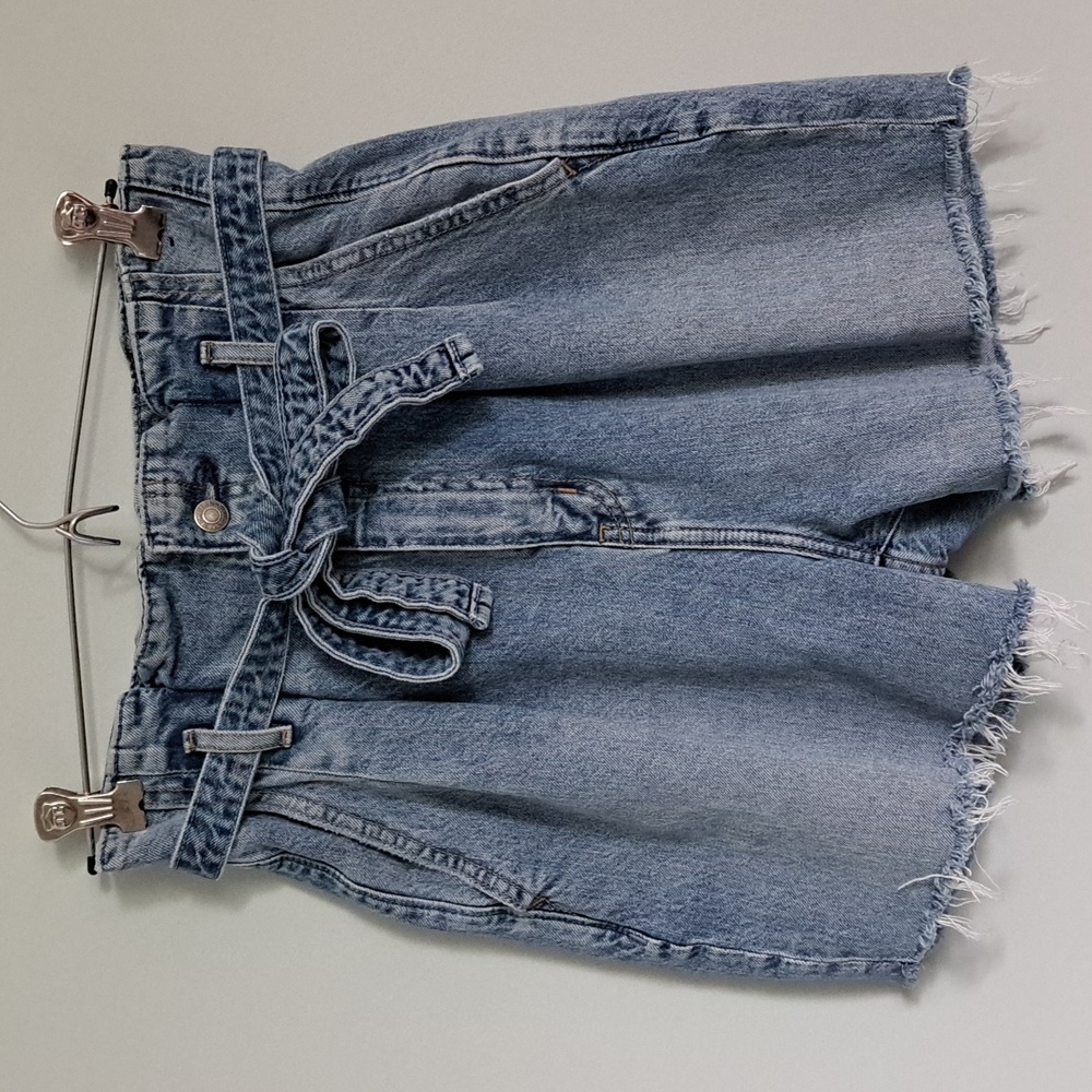 Abercrombie & Fitch A&F High Waisted Mom Jean Paperbag Hean Shorts Size 27
